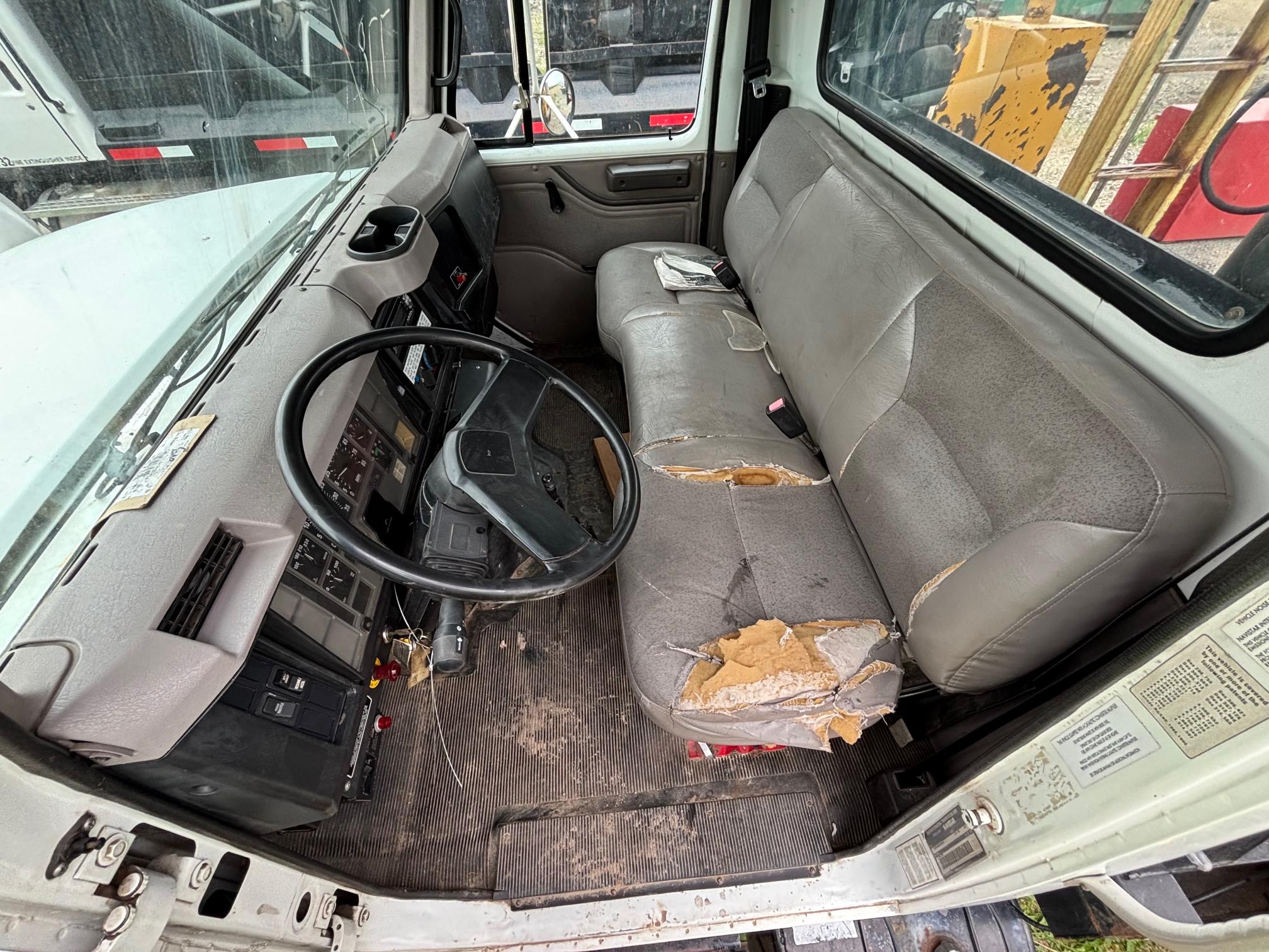 1998 INTERNATIONAL 4700 - Image 10